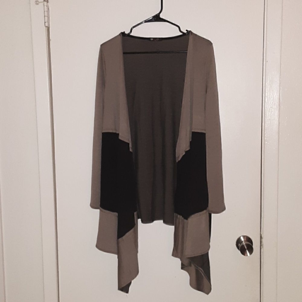 Vision Apparel Color Block Open Cardigan Size Medium